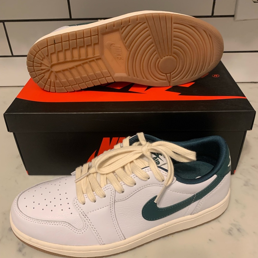 Nike Air Jordan 1 Low OG Emerald Green